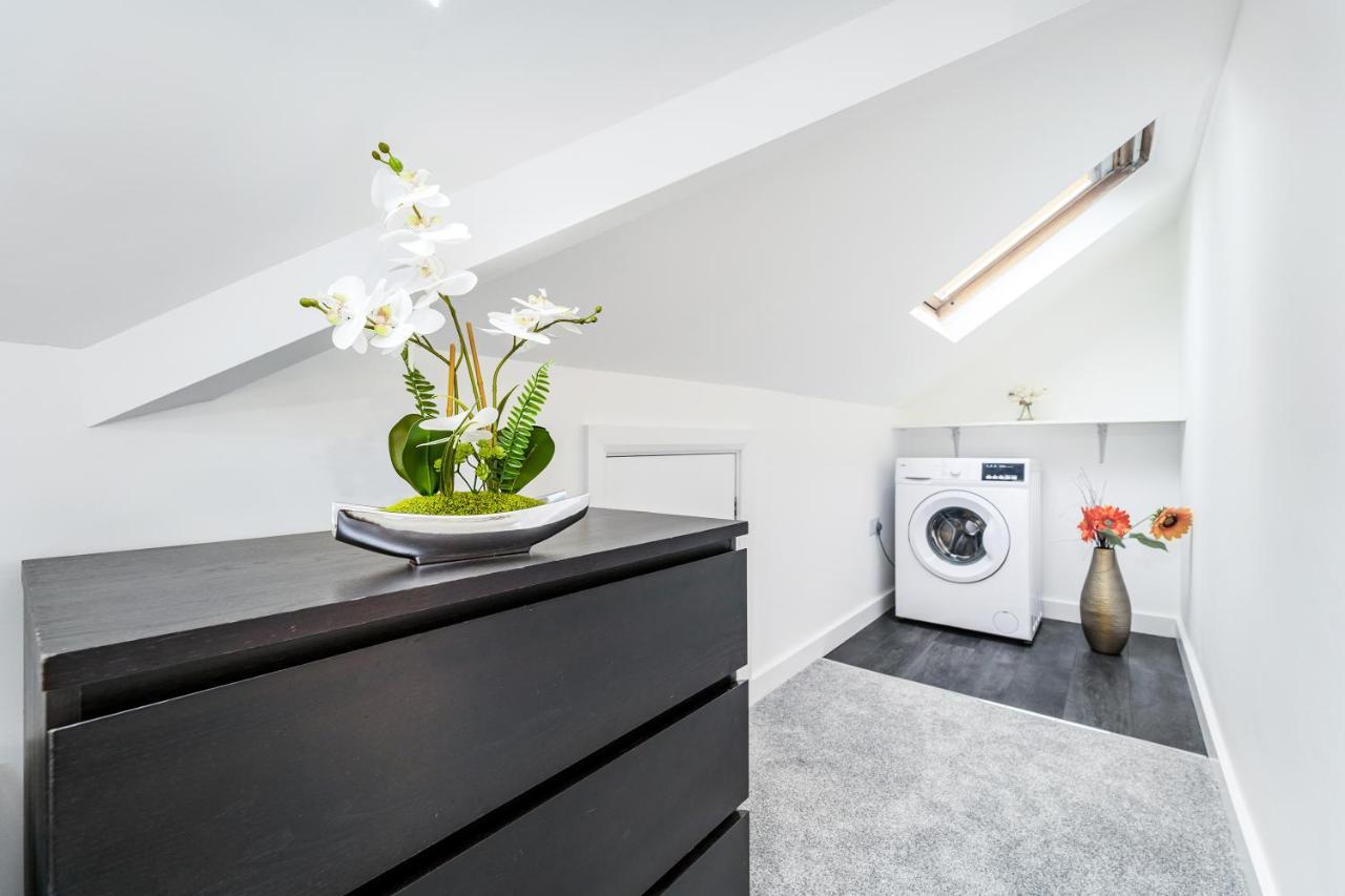 Apartment Twickenham By Charles *