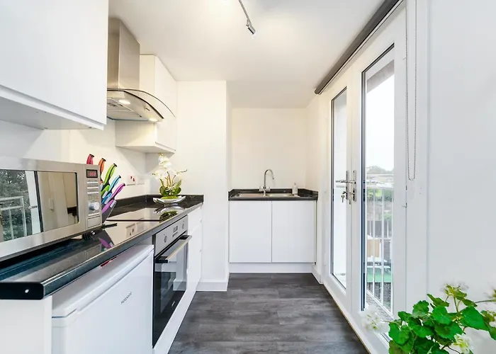 Twickenham Apartments By Charles